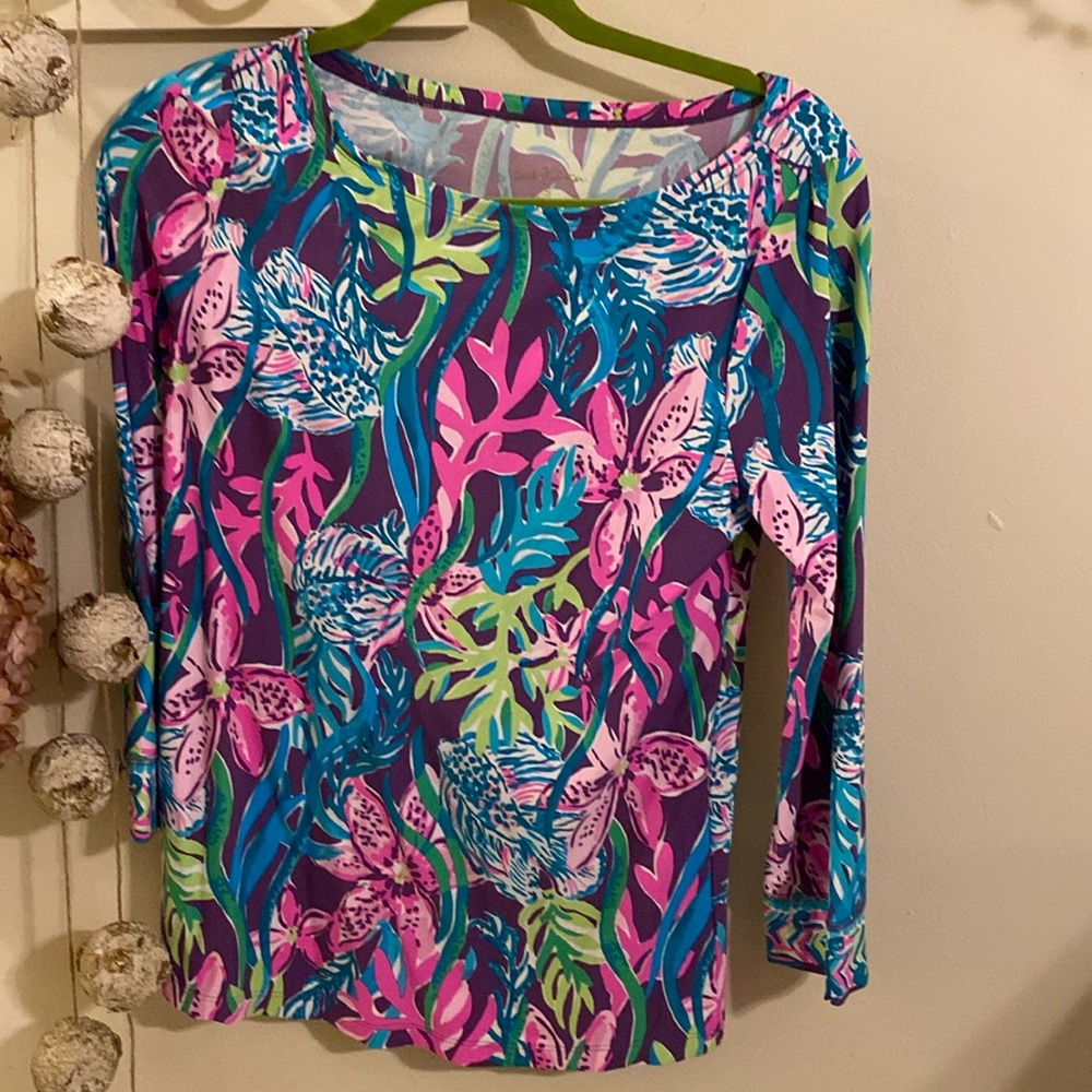 Lilly Pulitzer Rare Everlynn ChillyLilly UPF 50 + Pullover top
